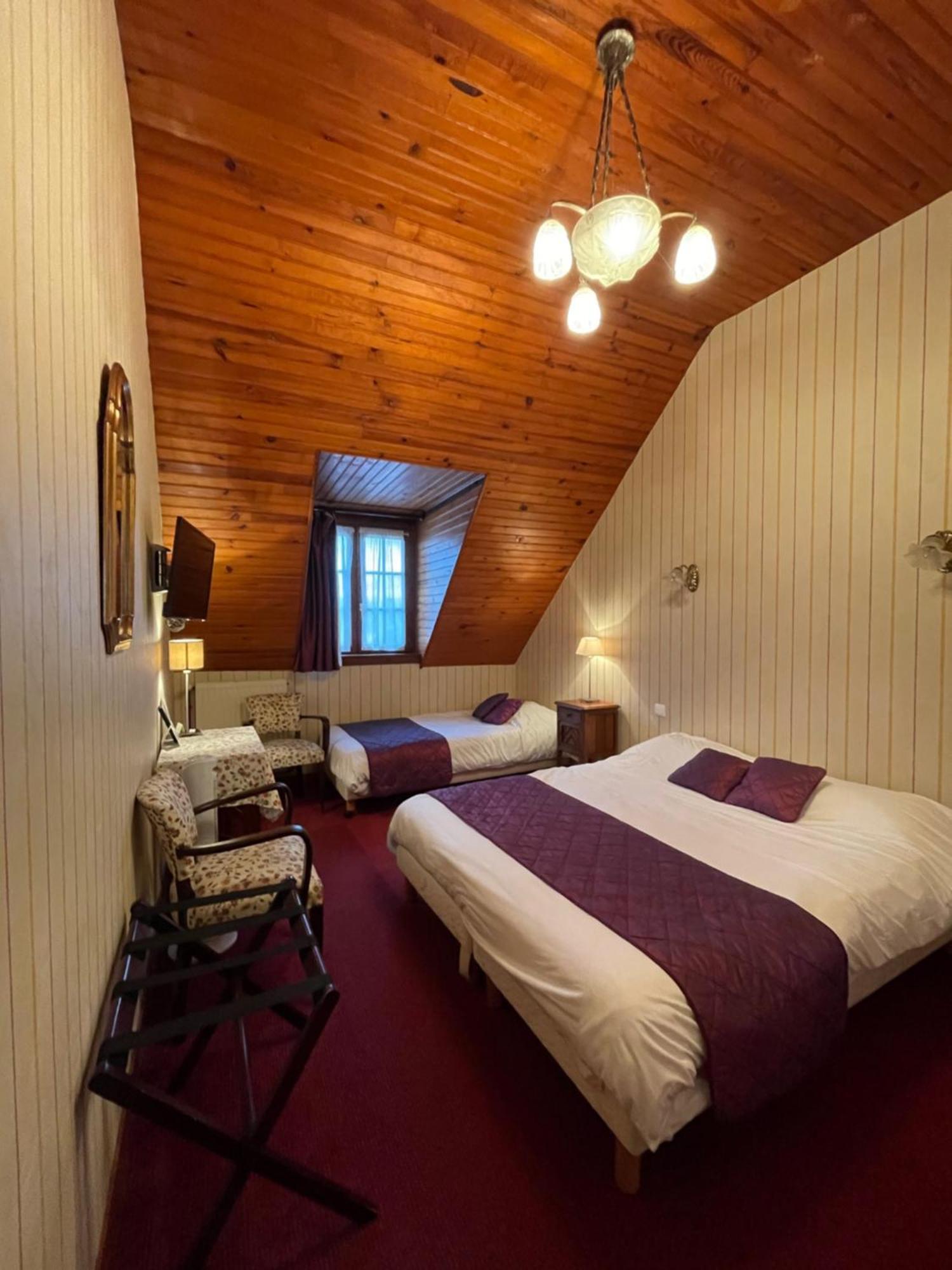 Logis Hotels Restaurant Le Relais 쉬농스 외부 사진