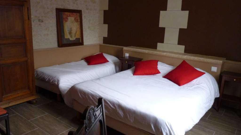 Logis Hotels Restaurant Le Relais 쉬농스 외부 사진