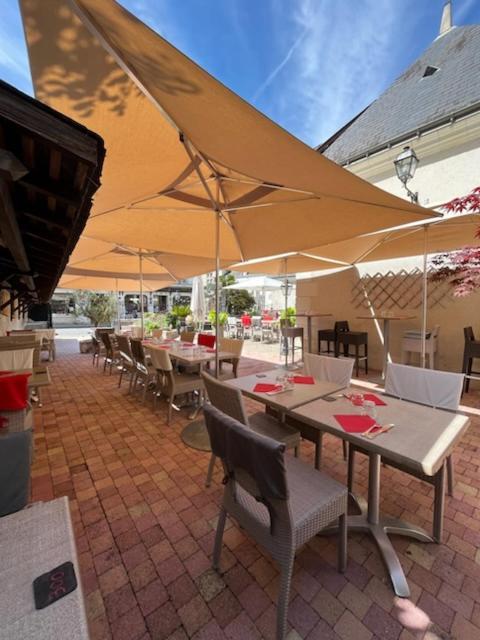 Logis Hotels Restaurant Le Relais 쉬농스 외부 사진