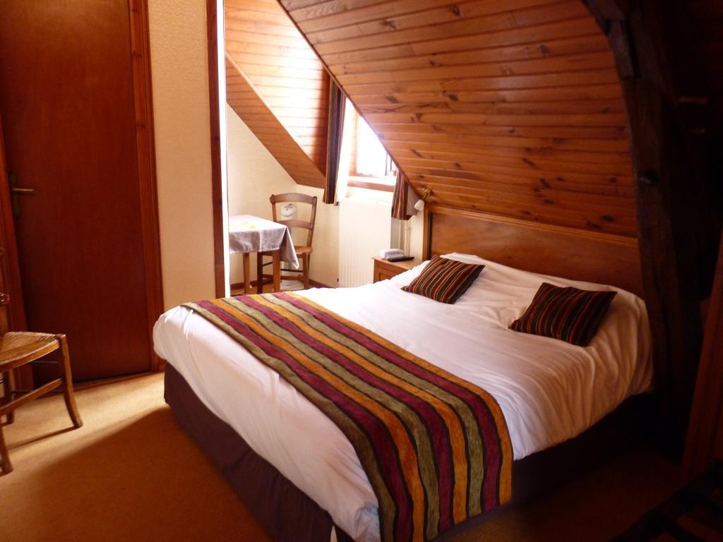 Logis Hotels Restaurant Le Relais 쉬농스 외부 사진