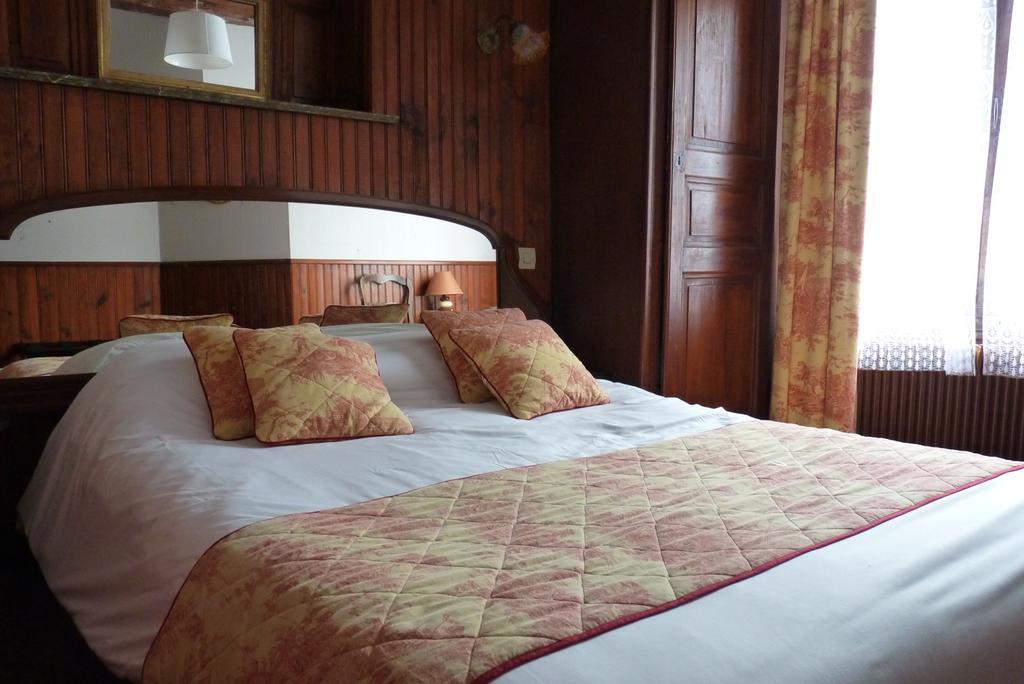 Logis Hotels Restaurant Le Relais 쉬농스 외부 사진