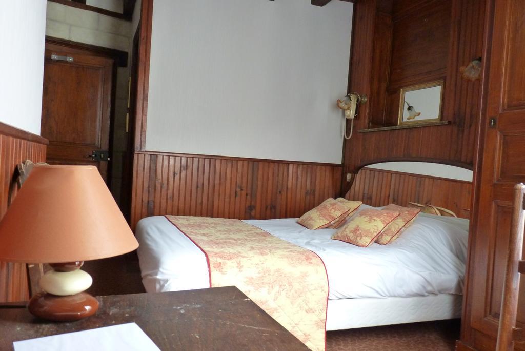 Logis Hotels Restaurant Le Relais 쉬농스 외부 사진
